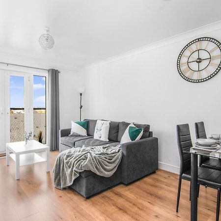 Onsitestays - Cosy 2-Bedroom Apartment With Free Parking, Wi-Fi & London Links Northfleet Exterior foto